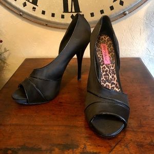 Betsey Johnson Black Heels